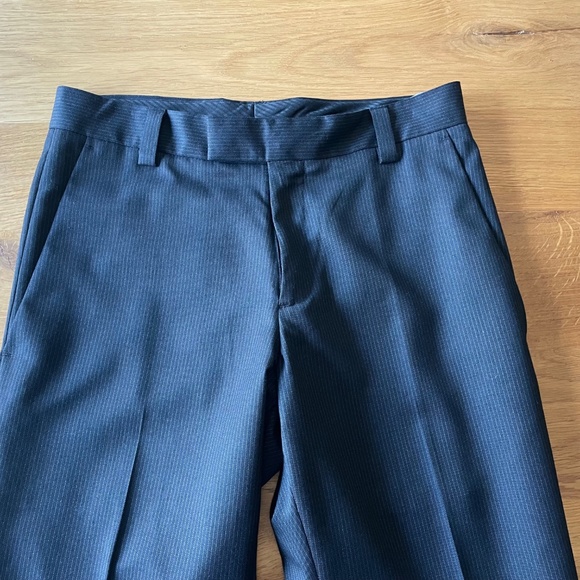 Kenneth Cole Reaction Pin Stripe Black Pants - 29x30 - Picture 2 of 7